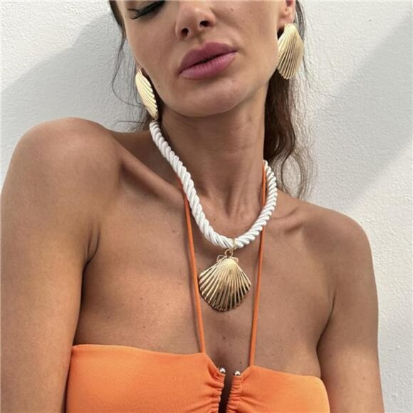 Gold Seashell Necklace and Earrings Set Women Beach Jewelry Summer Shell Jewelry - Picture 3 of 8